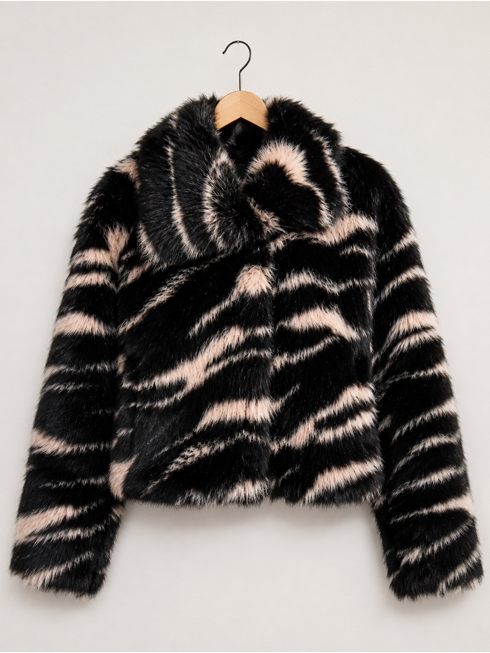 Cropped Faux Fur Jacket with Oversized Collar-Medium